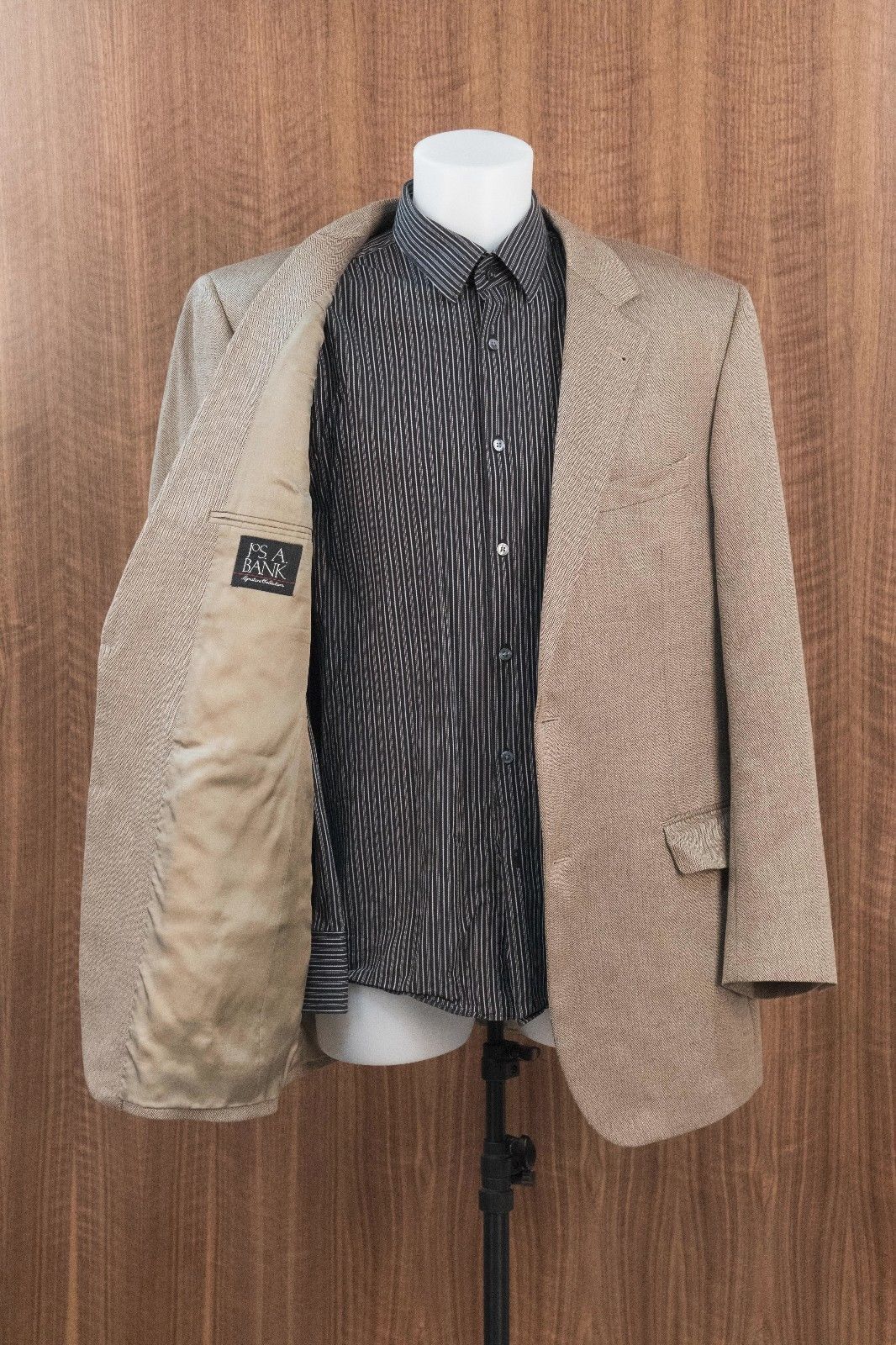 JOS A BANK Size 44L Signature Herringbone Silk Wool 2 Button Sport Coat